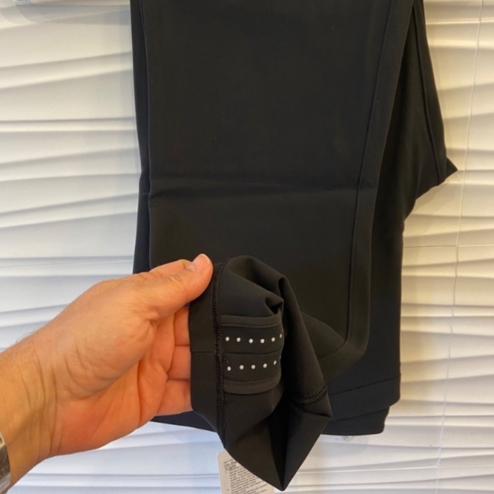 Lululemon NWT RARE Athletic Athleisure Minimalist black On the Move Pant Light - Picture 7 of 14